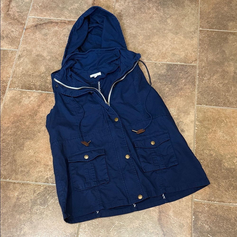 41 Hawthorn Vest